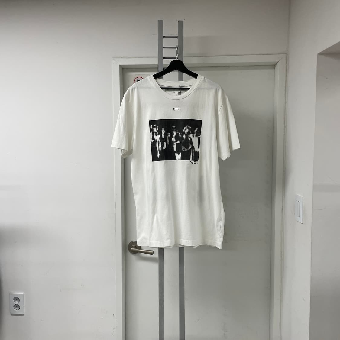 오프화이트 반팔 티셔츠 XL 상품이미지1
