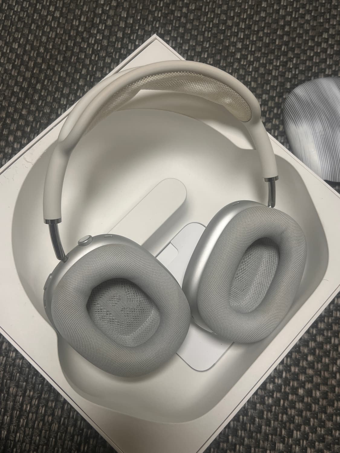 에어팟 맥스 실버  상품이미지2