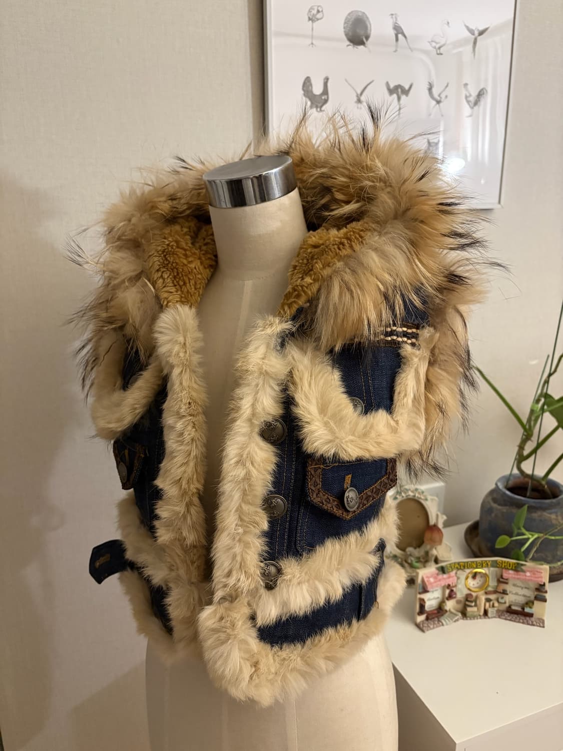 Fur trimmed denim vest 상품이미지3