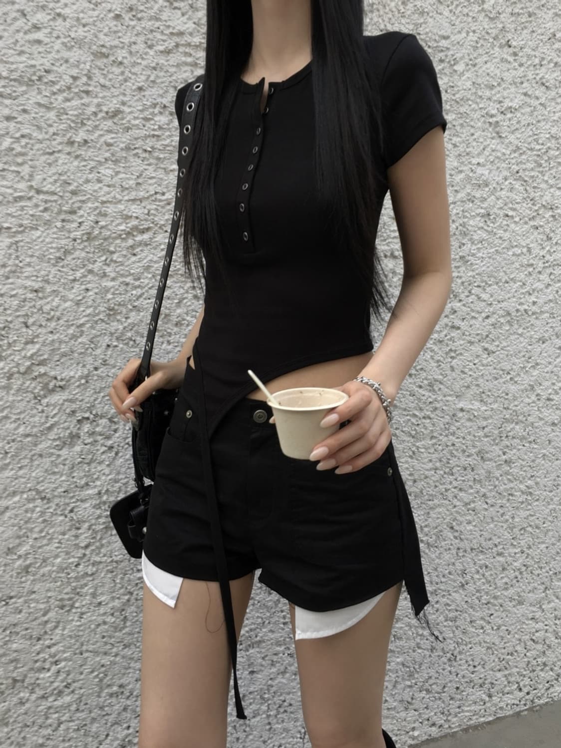 이네기 헨리넥 롱 스트랩 티 상품이미지3