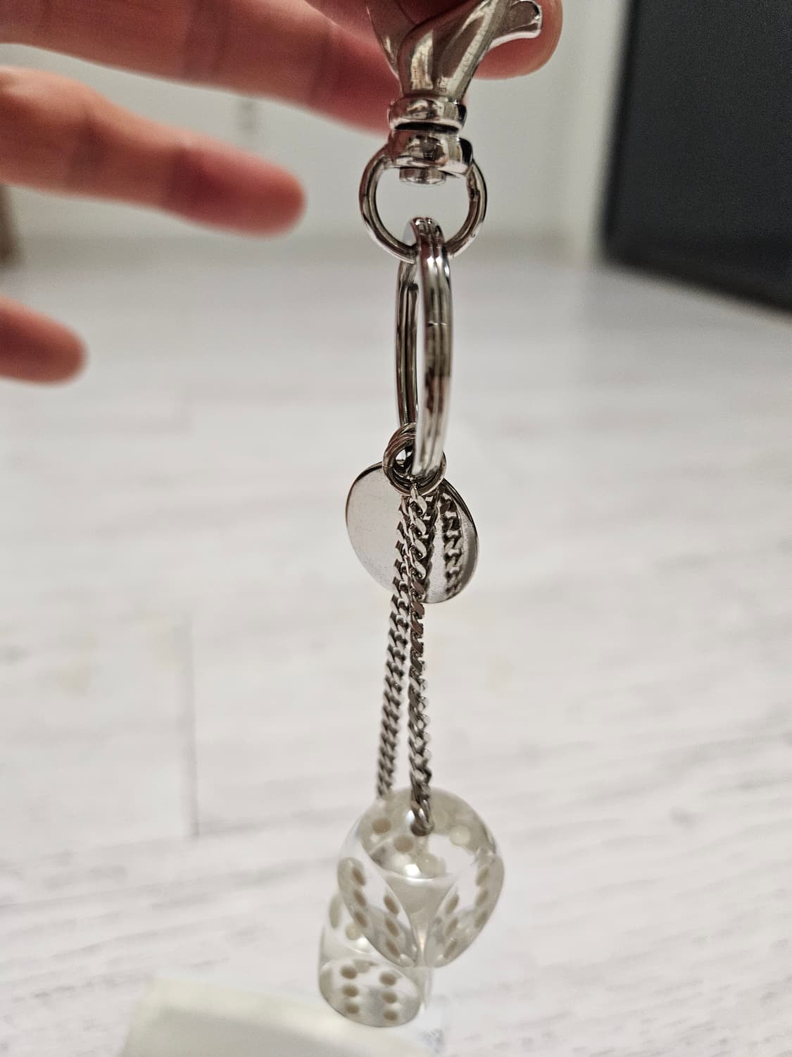 메종 마르지엘라 MM6 화이트 주사위 키링 상품이미지3