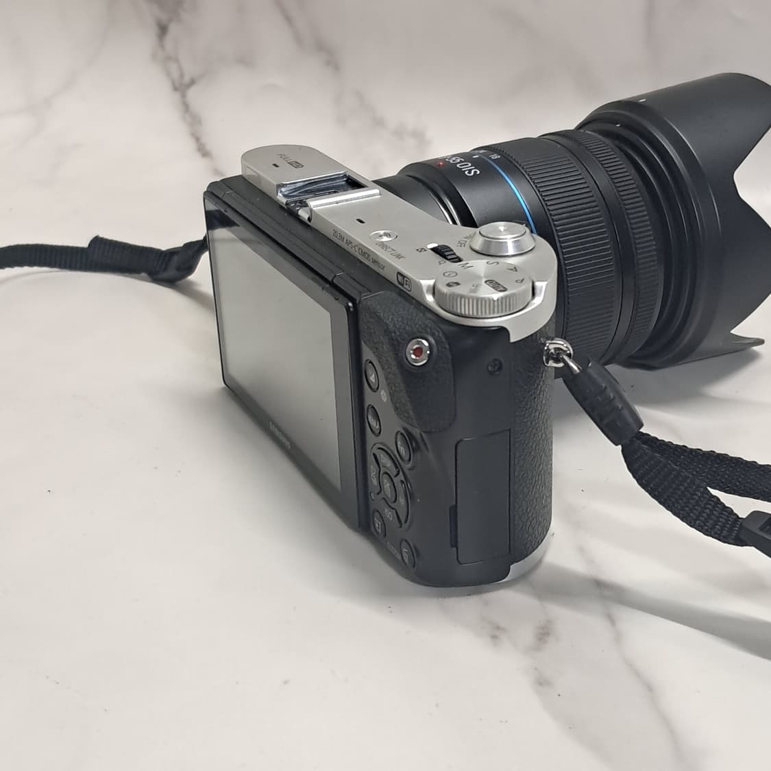 셀카가능) 삼성 미러리스 카메라 NX300M /18-55mm 렌즈 상품이미지4