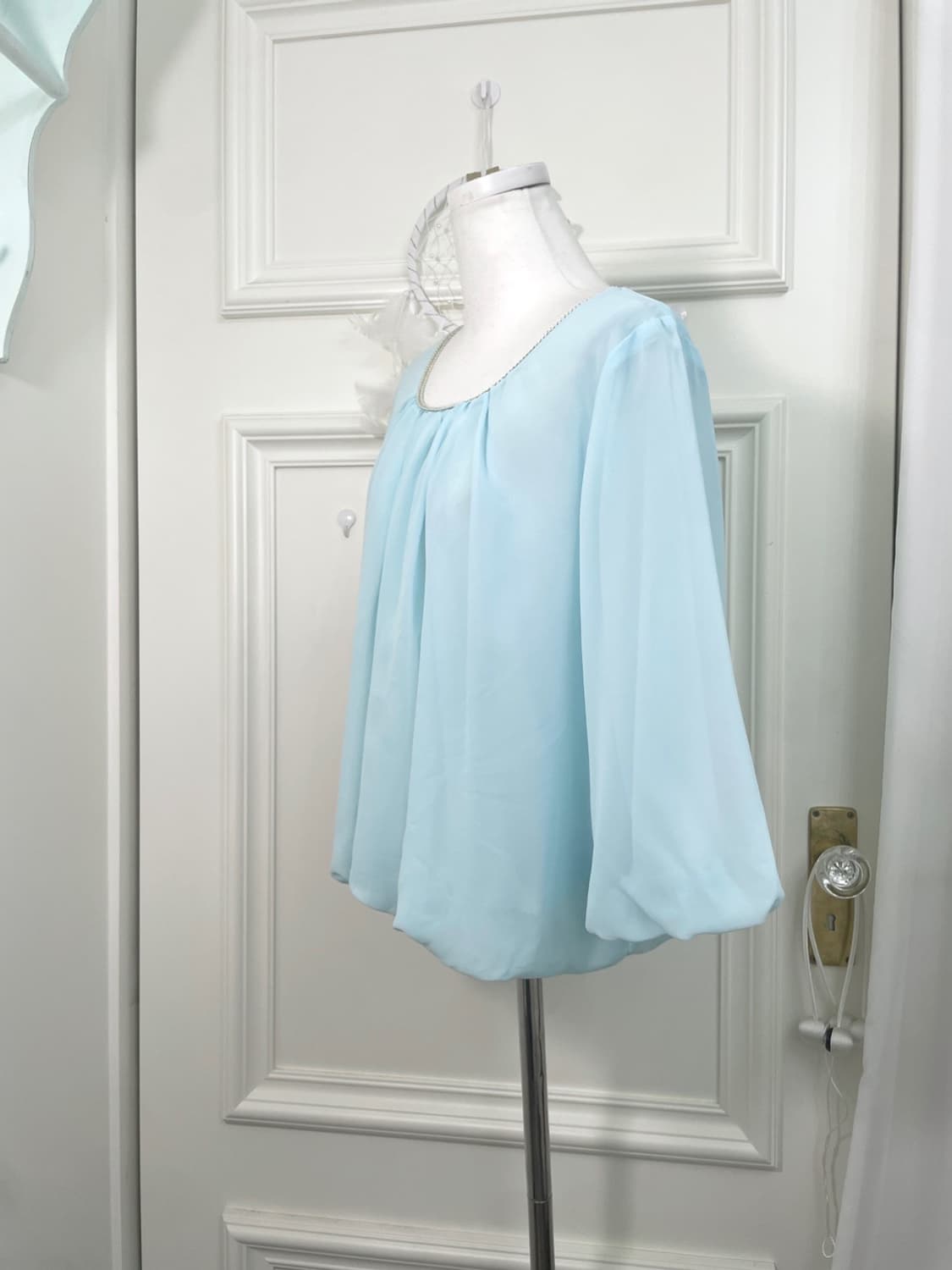 sky blue shirring loose summer blouse 상품이미지2