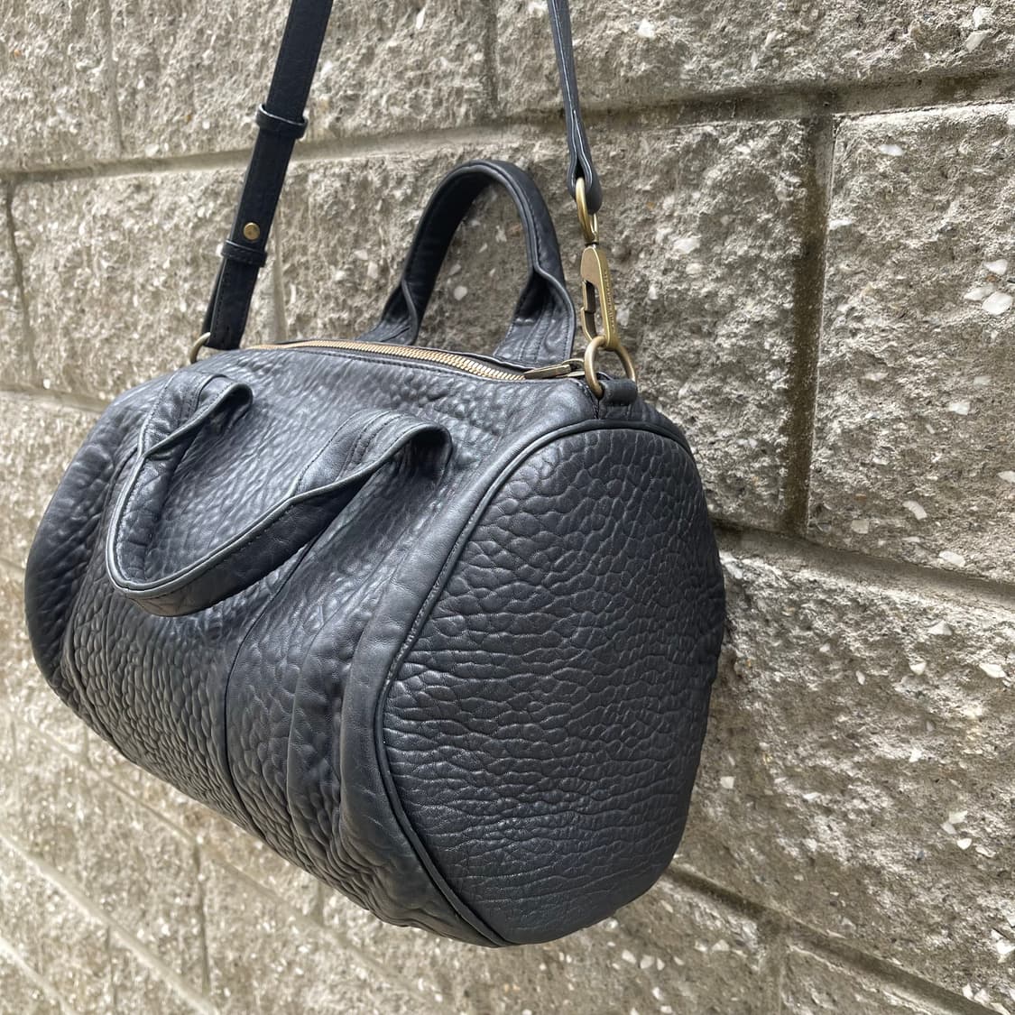 [OS] Alexander Wang 로키 블랙 레더 더플백 상품이미지3