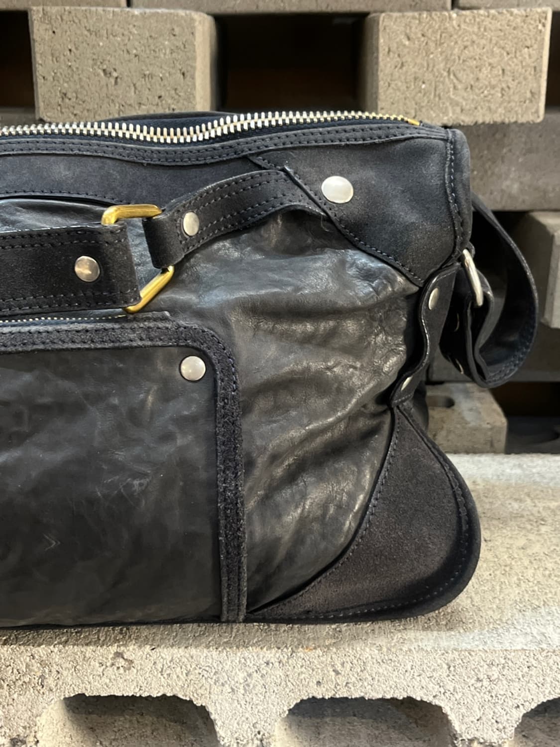 셀린느 레더 숄더 백 상품이미지7