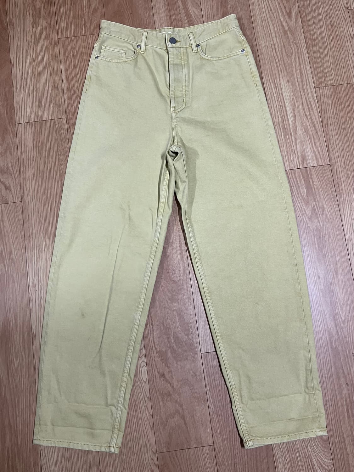 코스 테이퍼드 컬러다잉 진 상품이미지1