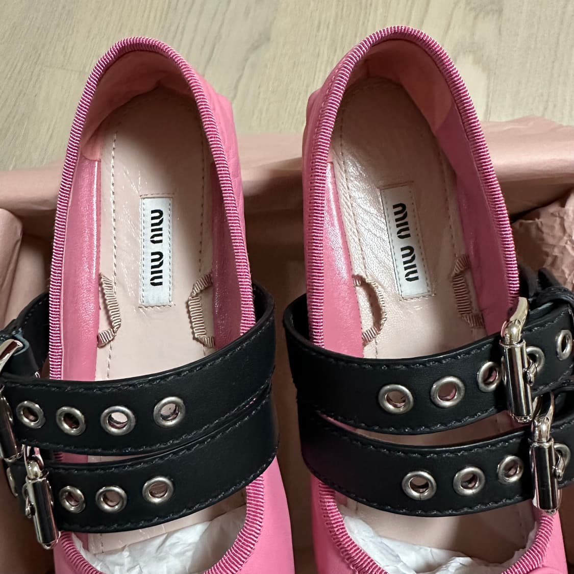 미우미우 발레리나 플랫 핑크 레더 36.5사이즈 / 새상품  상품이미지7