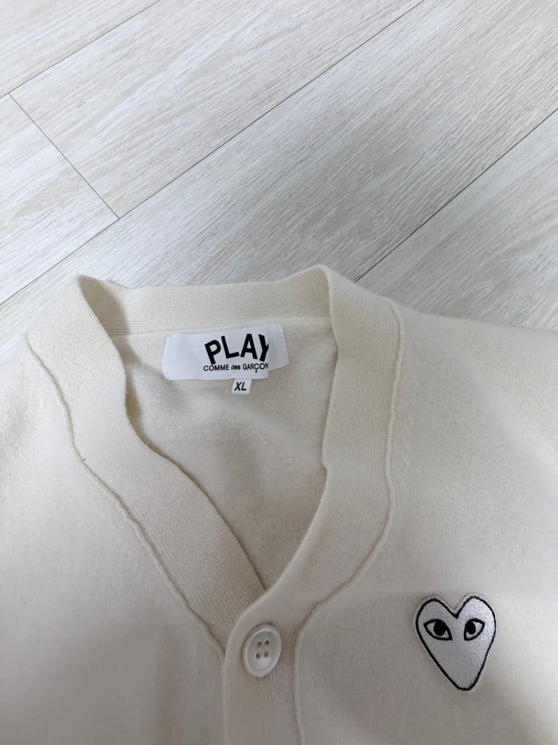 꼼데가르송 하얀색 가디건 싸게 판매합니다~ 상품이미지2