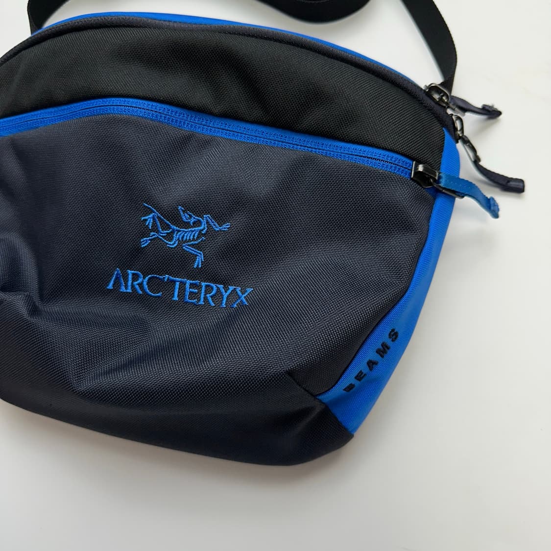 ARC'TERYX x BEAMS 아크테릭스 빔즈 맨티스 2 숄더백 상품이미지2