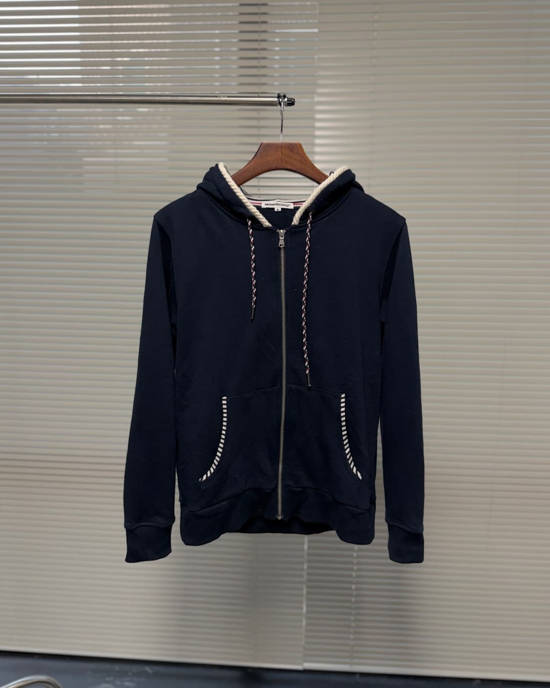 semantic design 후드 집업 상품이미지1