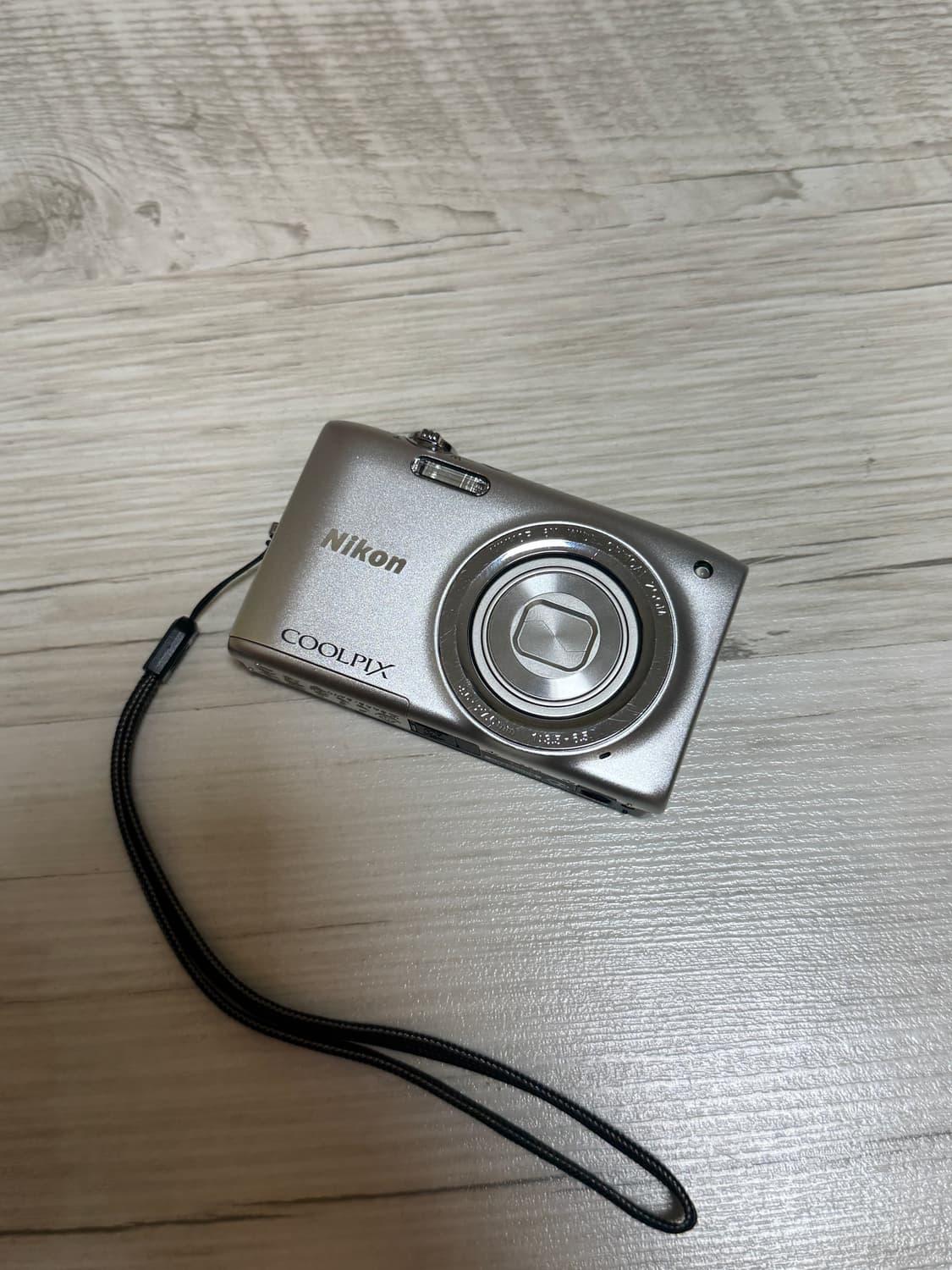 [국내 유일 매물] NIKON 니콘 쿨픽스 COOLPIX S2700 상품이미지1