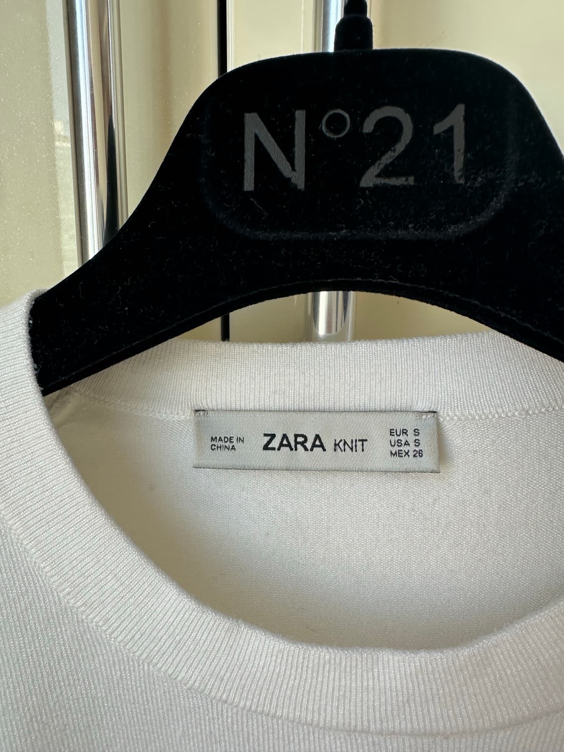 자라 니트 반팔 블랙/화이트 상품이미지4