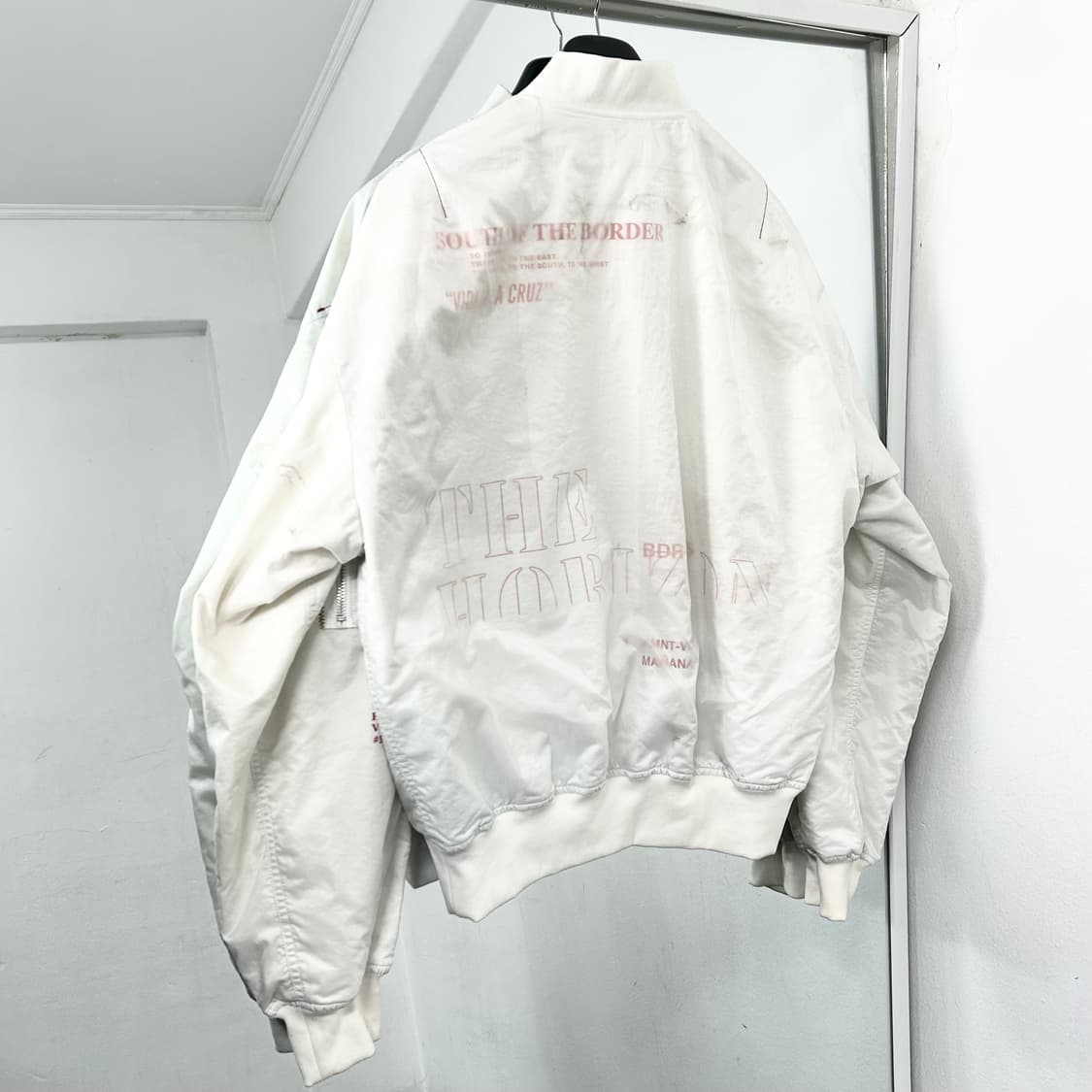 혜인서 그래픽 나일론 봄버 자켓 상품이미지6