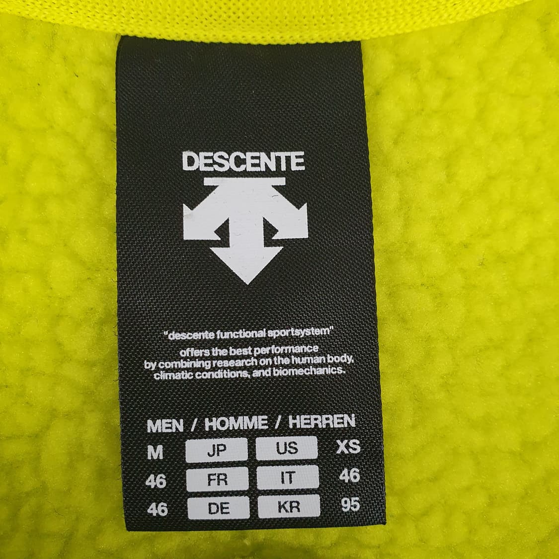 데상트 스위스 스키팀 후리스 상품이미지4