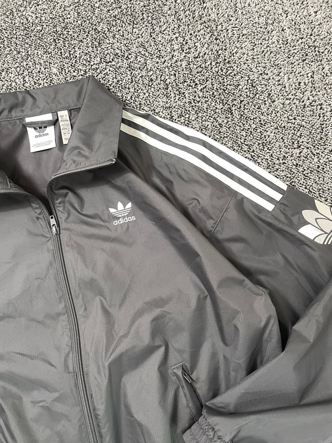 빈티지9. 아디다스 레트로 트레포일 바람막이 자켓 그레이 점퍼 나일론 상품이미지2