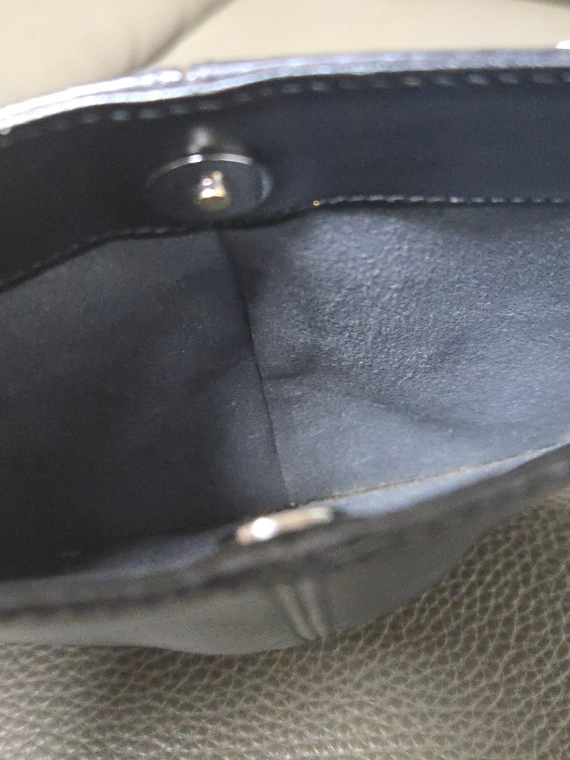 루이비통 에삐 포쉐트 데미룬 블랙 숄더백 상품이미지6