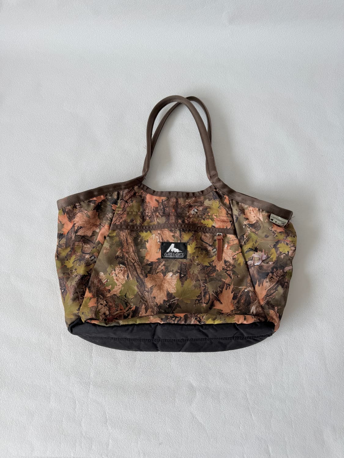 그레고리(Gregory) 구로고 리얼트리 패턴 토트백 상품이미지1