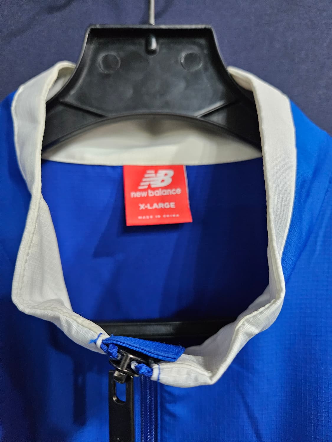 뉴발란스 프린팅 배색 남성 오버핏 105 반집업 바람막이  상품이미지3