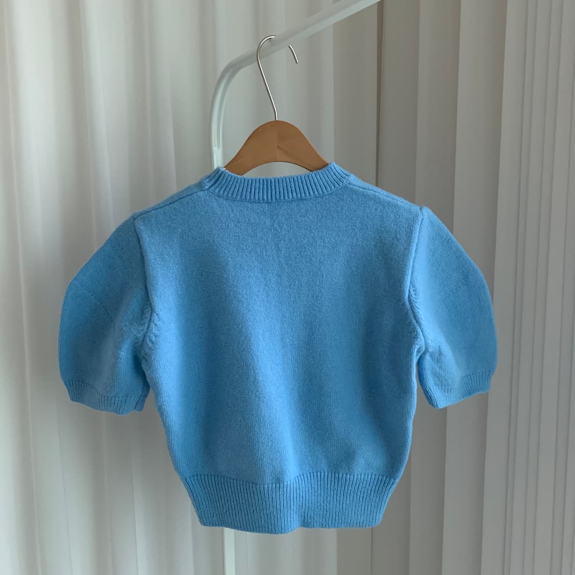 스카이블루 세미크롭 퍼프소매 반팔니트 상품이미지4