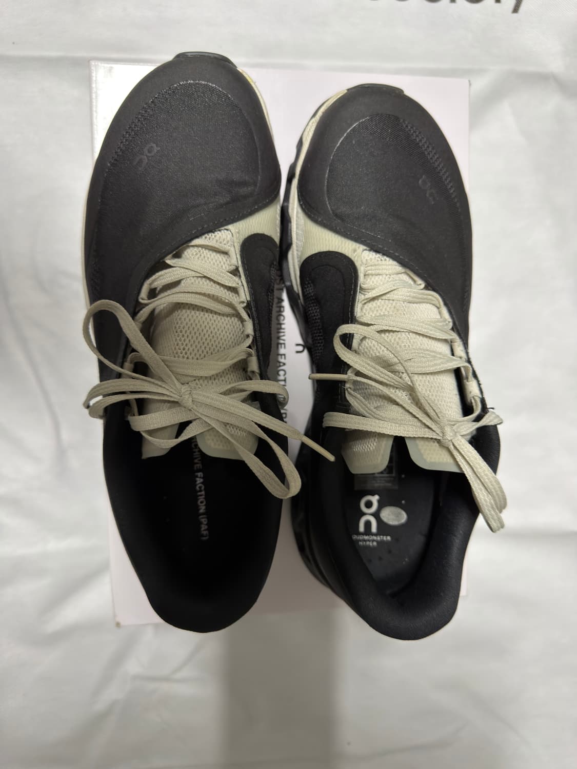 온 러닝 x 파프 클라우드 몬스터 하이퍼 블랙 상품이미지1