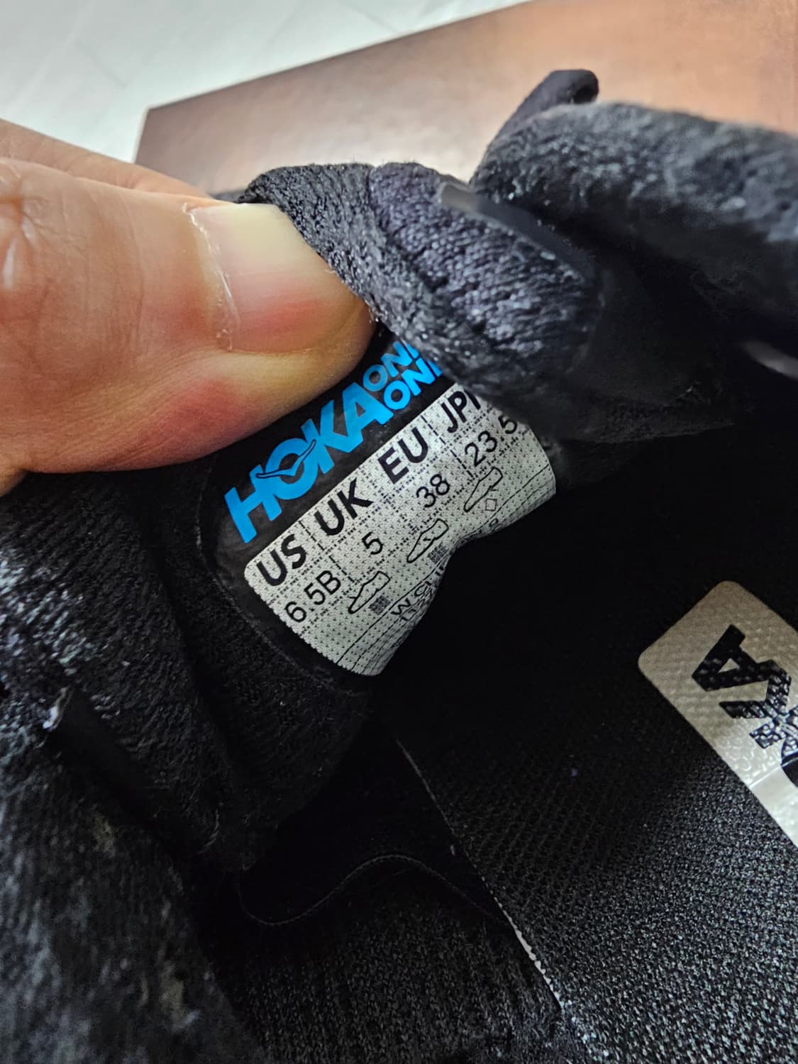 호카 클리프톤9 블랙 235 상품이미지4