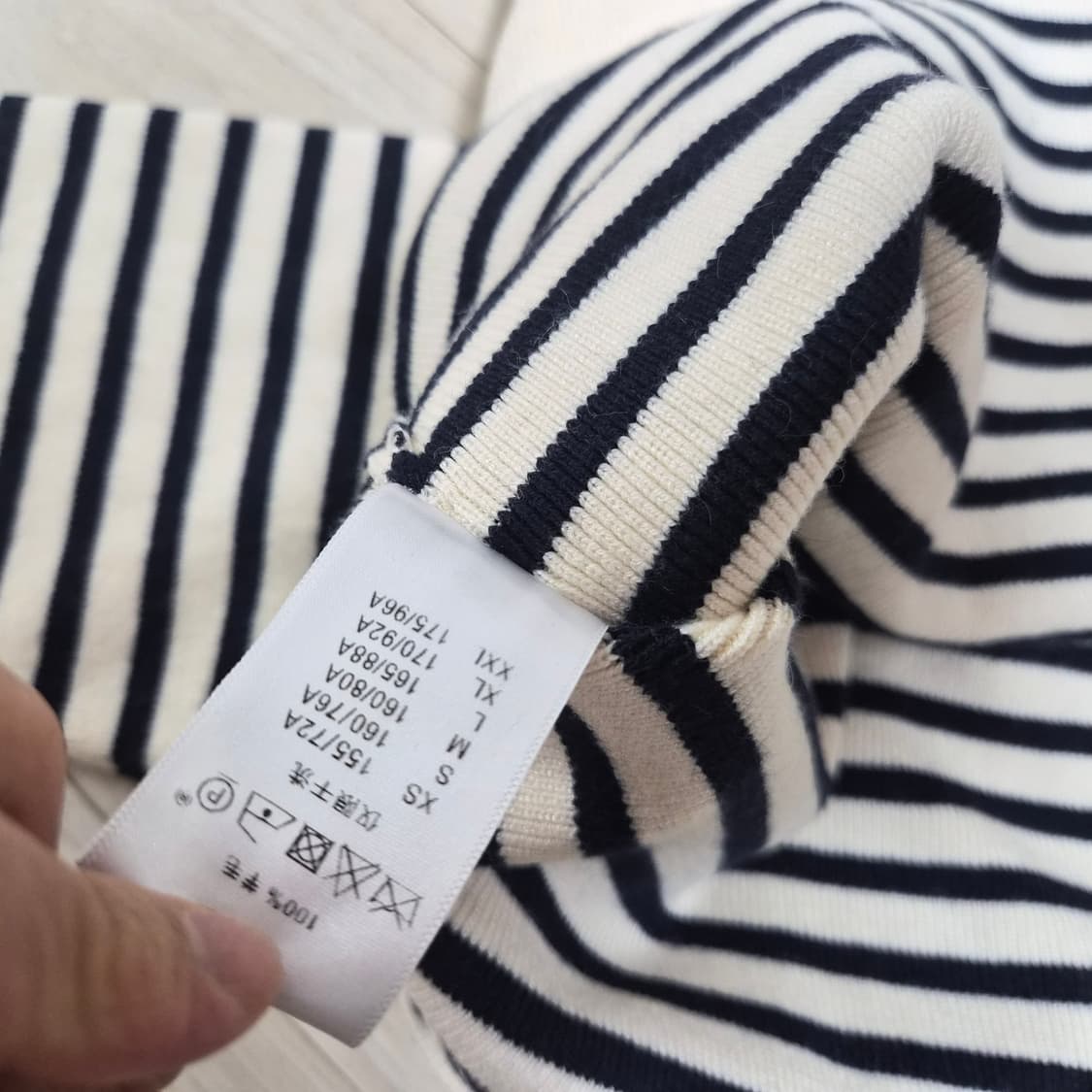 [S] 셀린느 여성 스프라이트 자수 로고 크롭 니트 상품이미지5