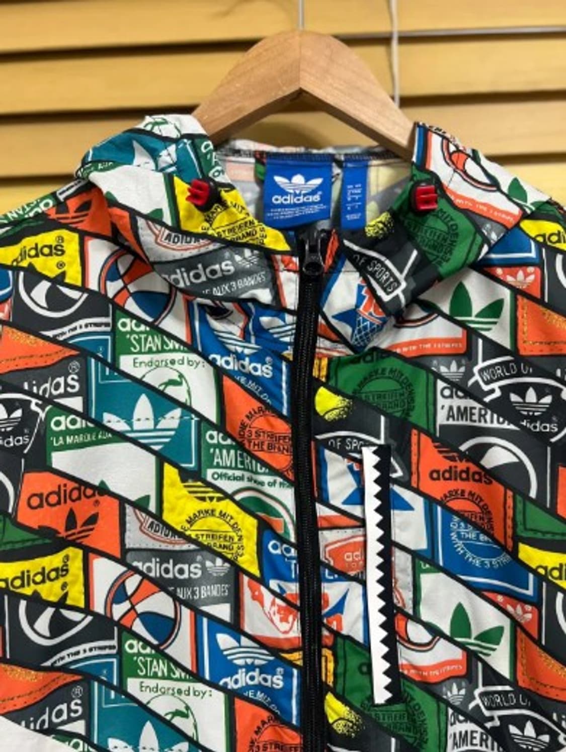 아디다스재팬 남성 바람막이 후드집업점퍼 상품이미지1