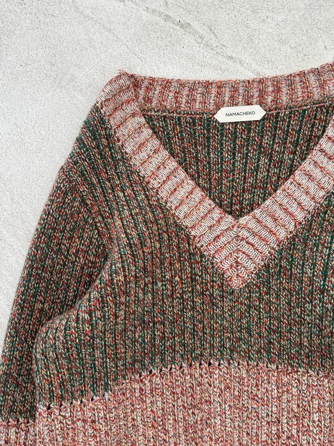 나마체코 컬러 패널 브이넥 니트 상품이미지5