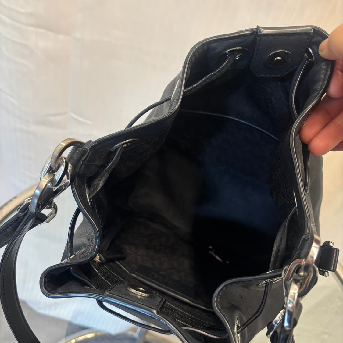 정품 마이클코어스 복조리 토트 크로스백     상품이미지6