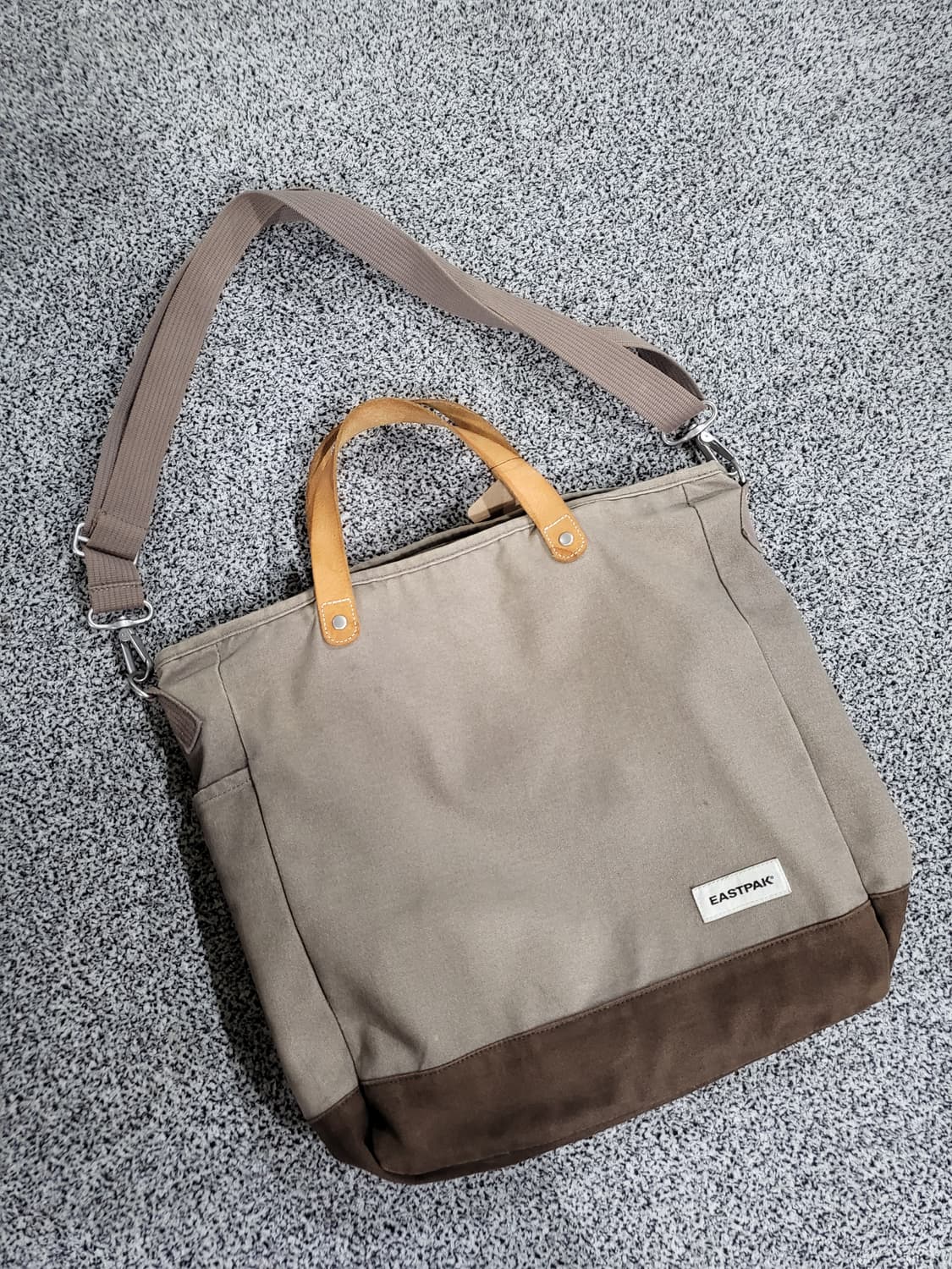 EASTPAK 토트백 상품이미지1