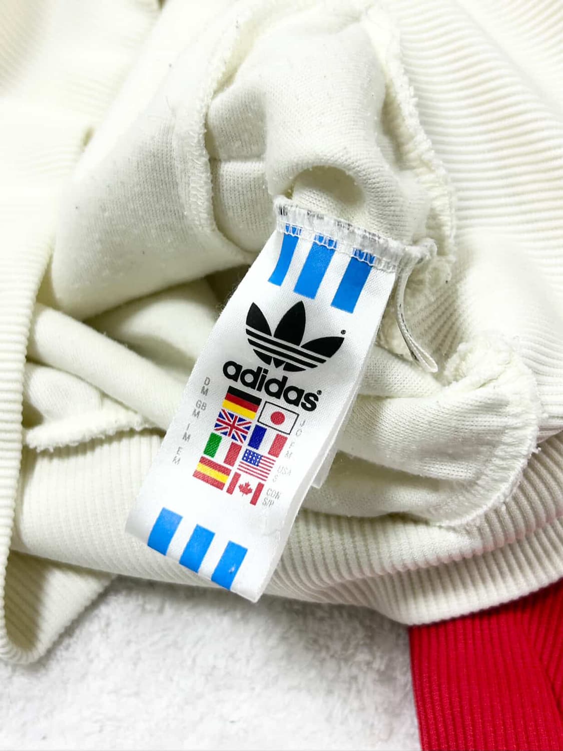 아디다스 자수로고 흰빨 져지 상품이미지9