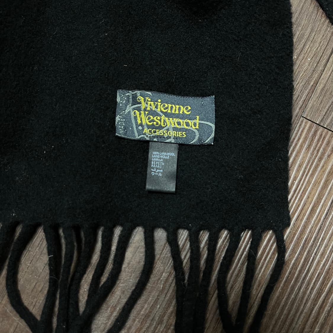 [Vivienne Westwood] 비비안웨스트우드 오브제 자수 머플러 상품이미지3