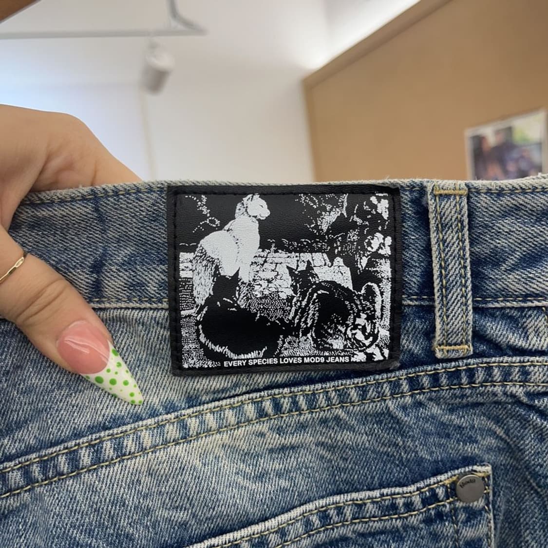 모드나인 드레이프 워싱 고양이패치 데님팬츠 30인치 C09164 상품이미지5