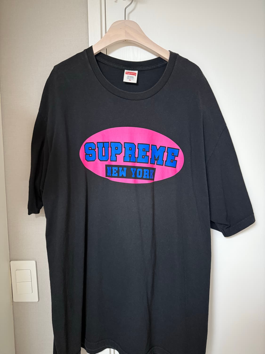 슈프림 Supreme 뉴욕 티셔츠 블랙 23ss 상품이미지1