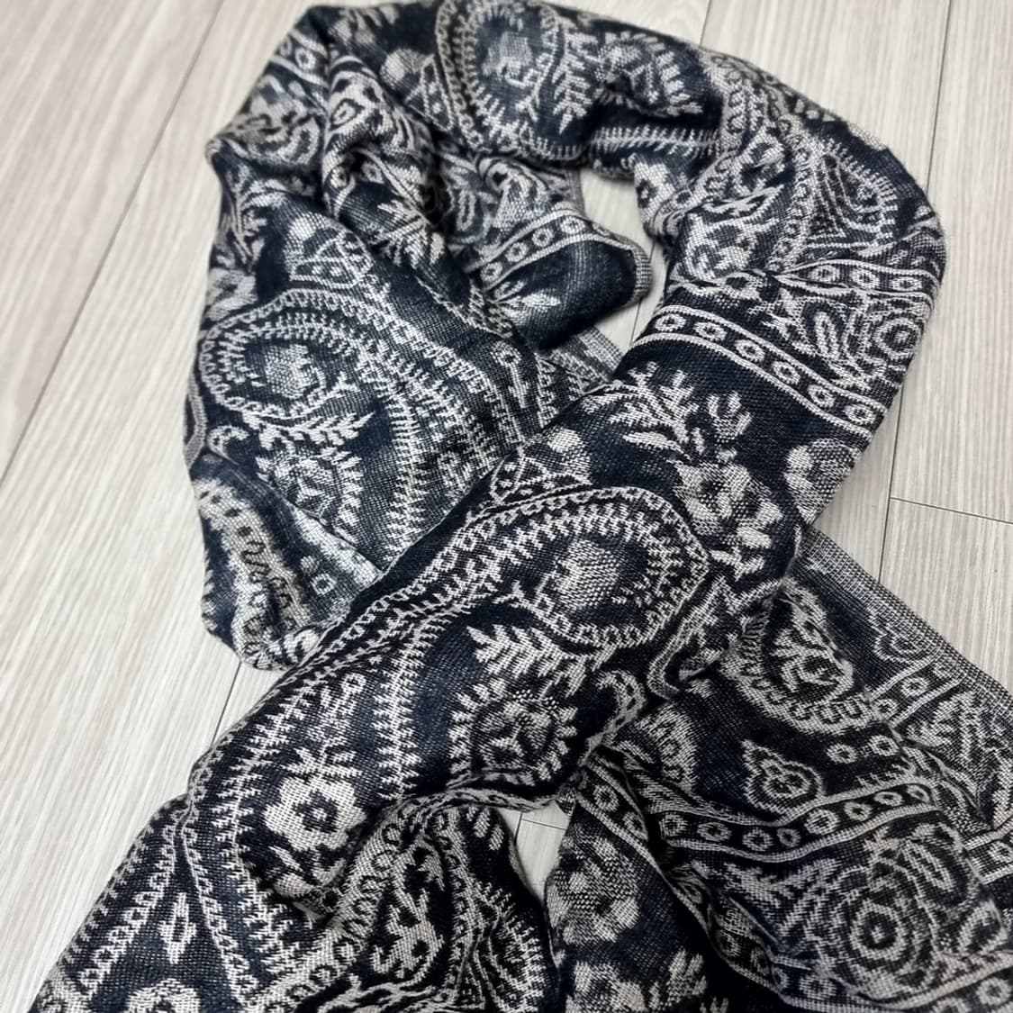 페이즐리 패턴 블랙 스카프 상품이미지2