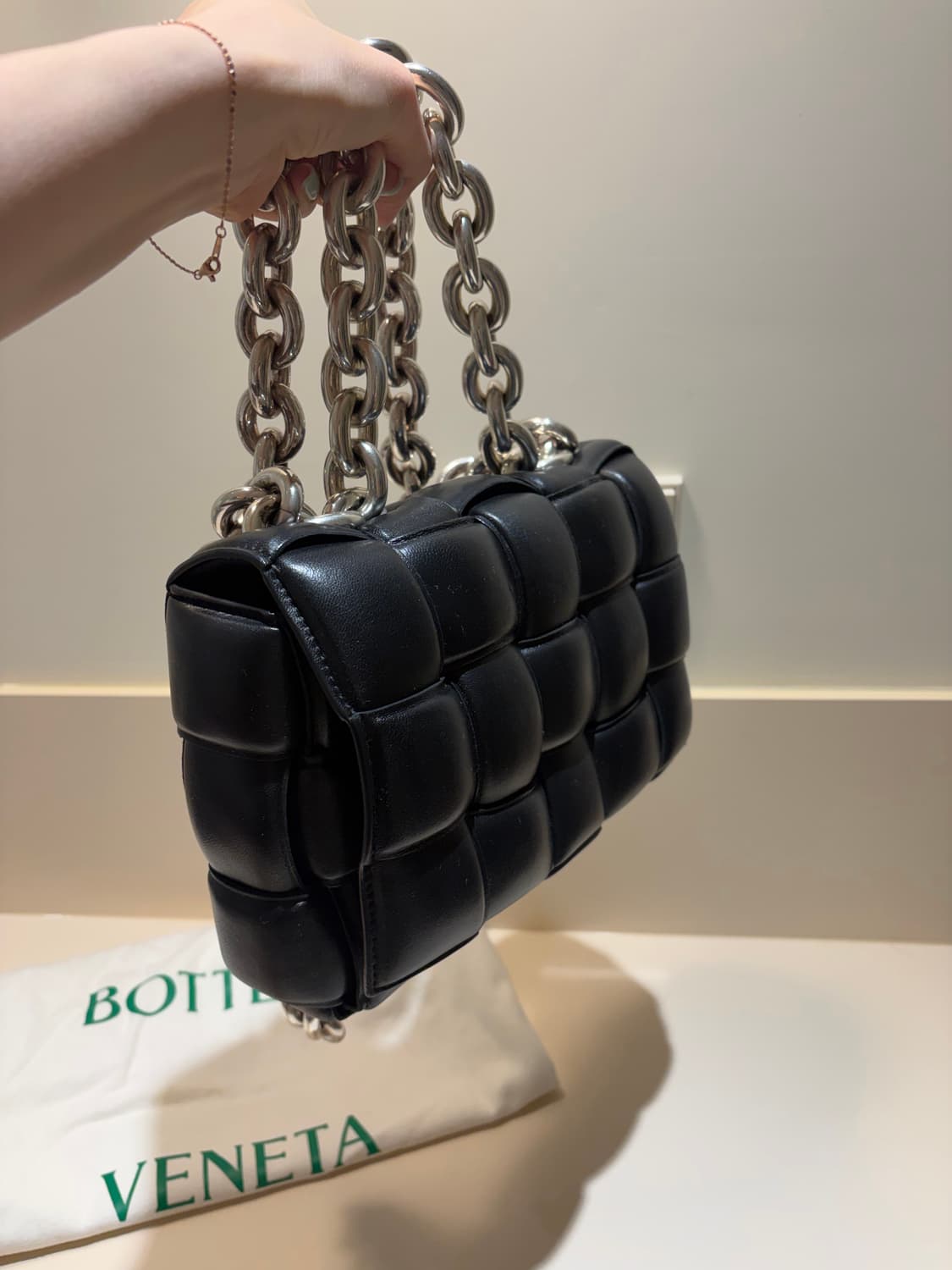 보테가 베네타 인트레치아토 블랙 체인 숄더백 631421 상품이미지2