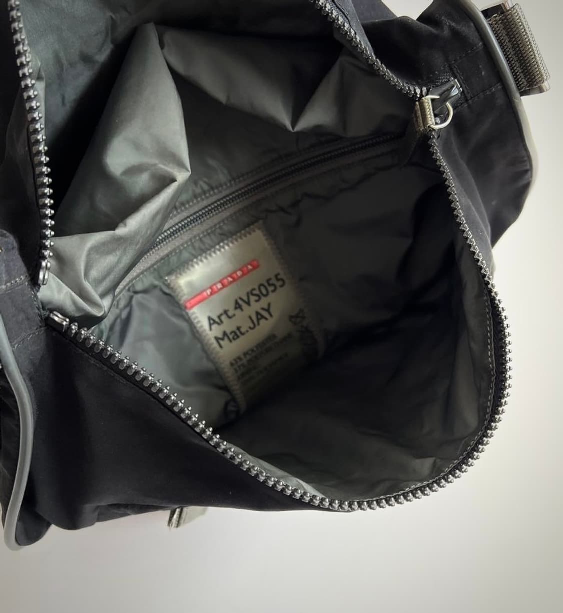 1999‘s Prada sport Archive Cross bag 상품이미지8