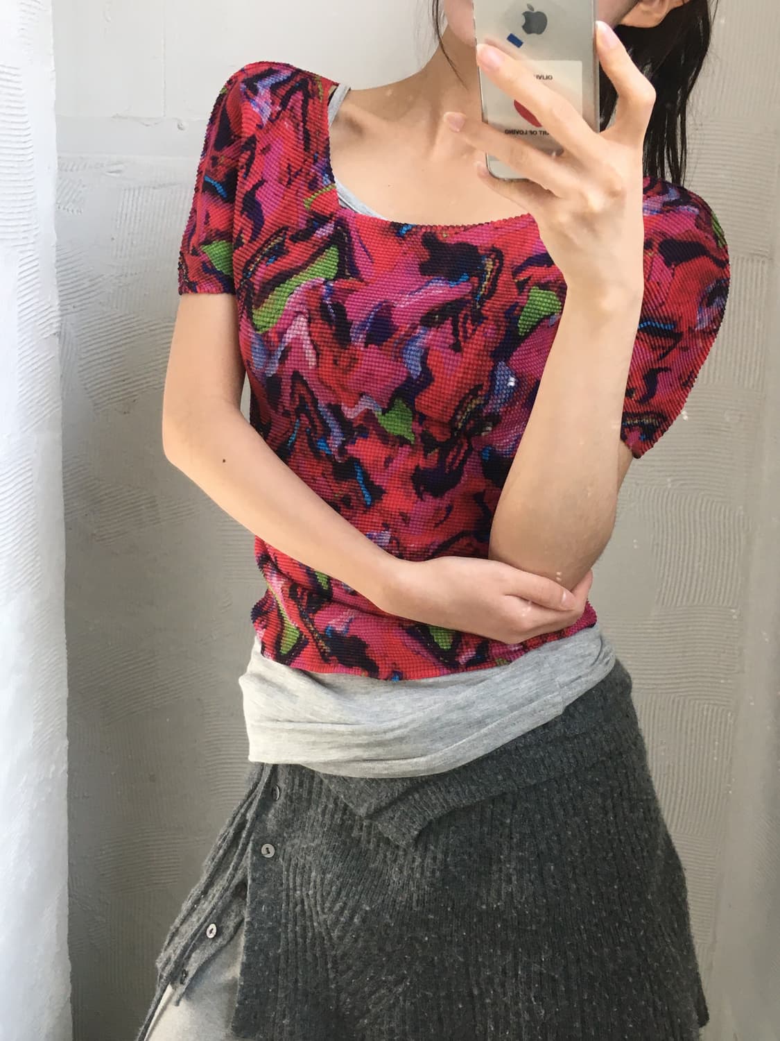 me Issey Miyake me이세이미야케 레드 패턴 플리츠 반팔  상품이미지1