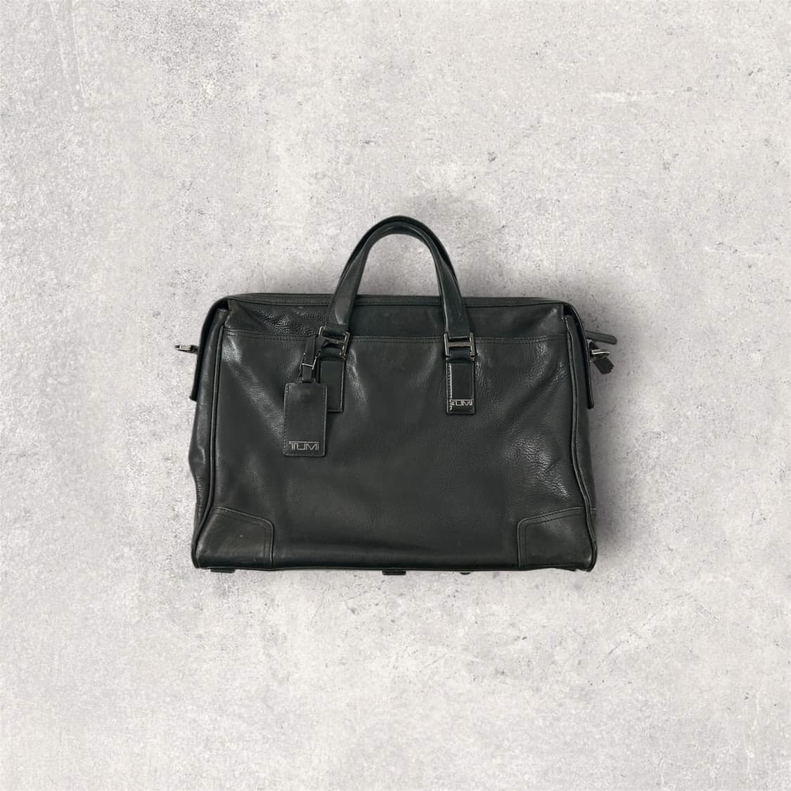 TUMI 투미 블랙 레더 브리프케이스 (B318) 상품이미지1
