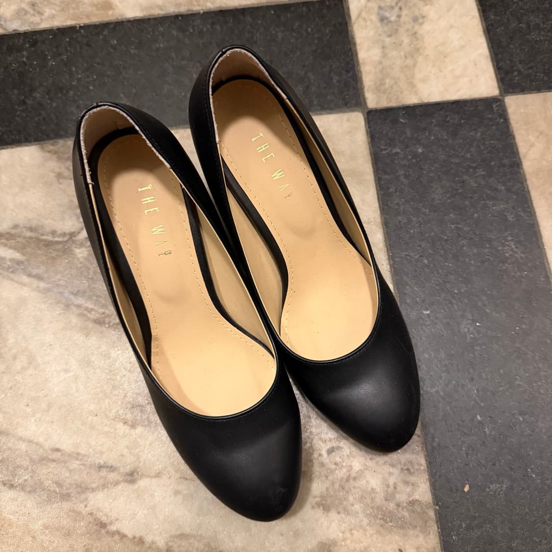 클래식 블랙 힐 구두  상품이미지2