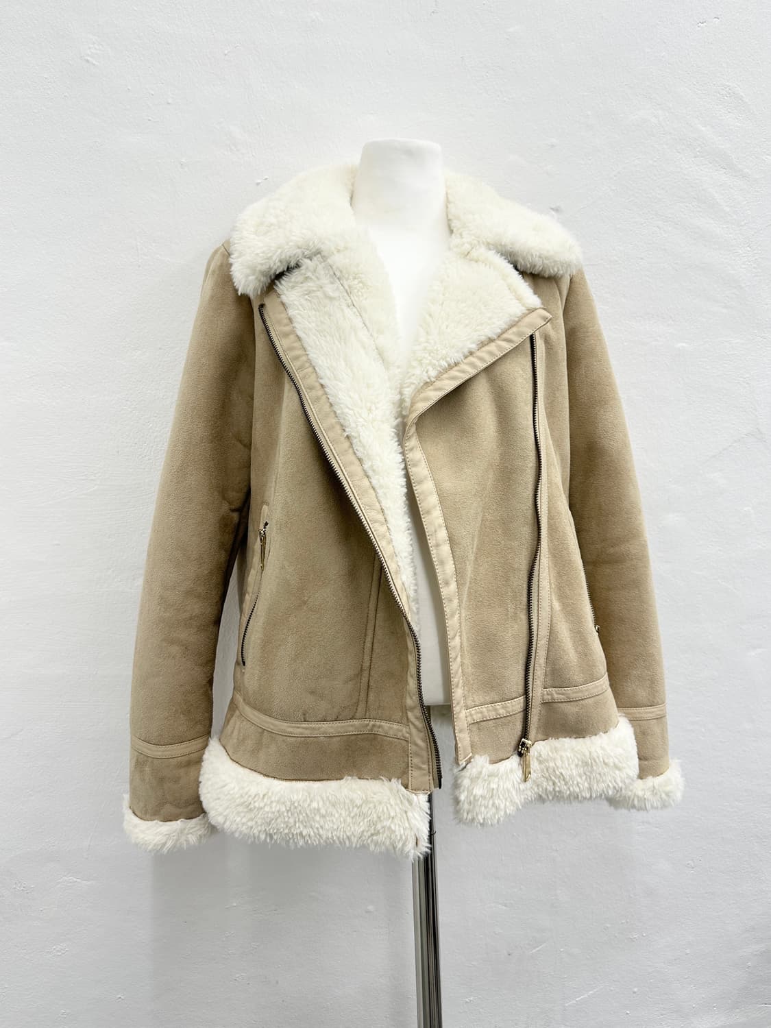 Ivory fur mustang  상품이미지1