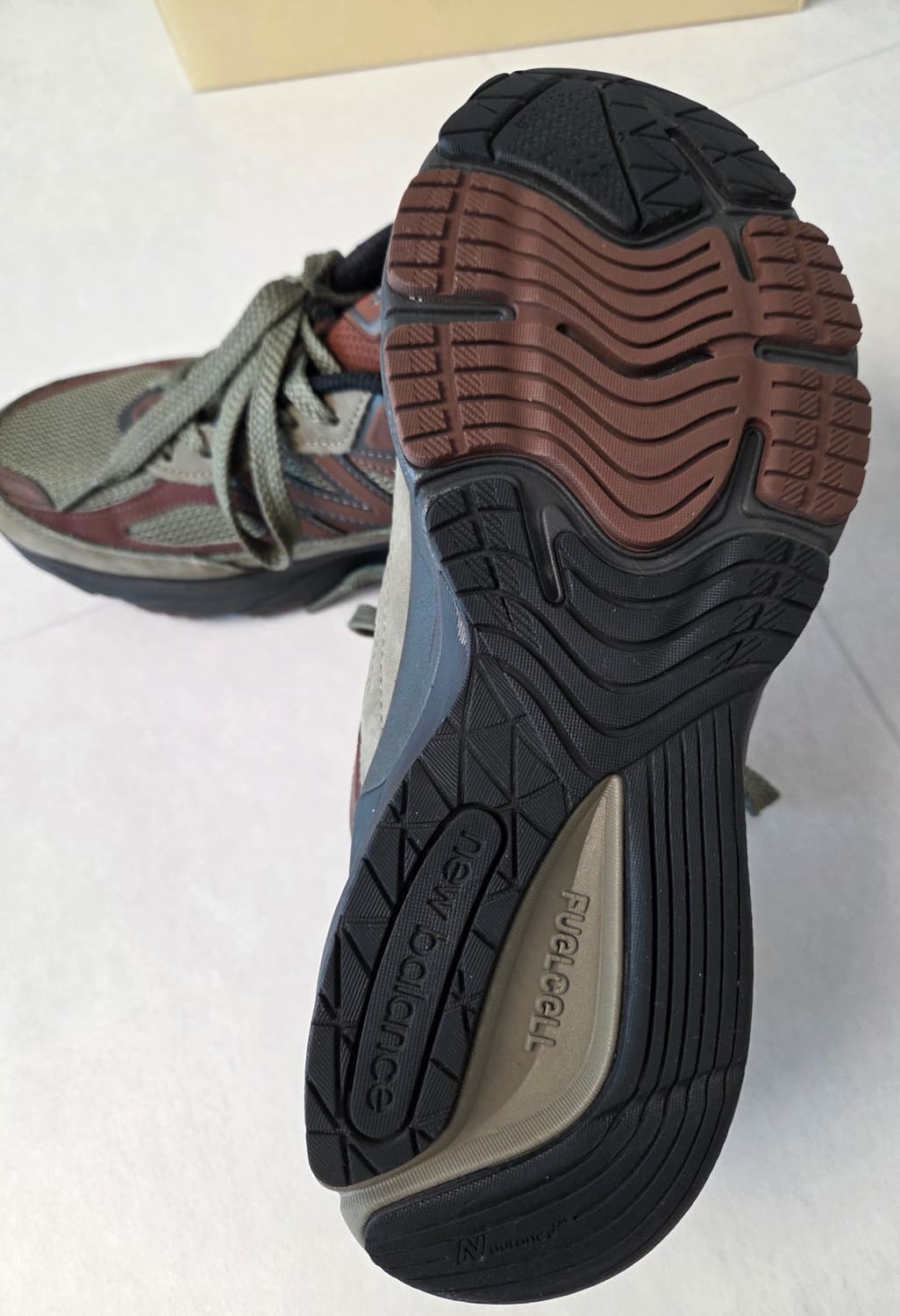뉴발란스 990v6 다크 카모 리치 오크 상품이미지2