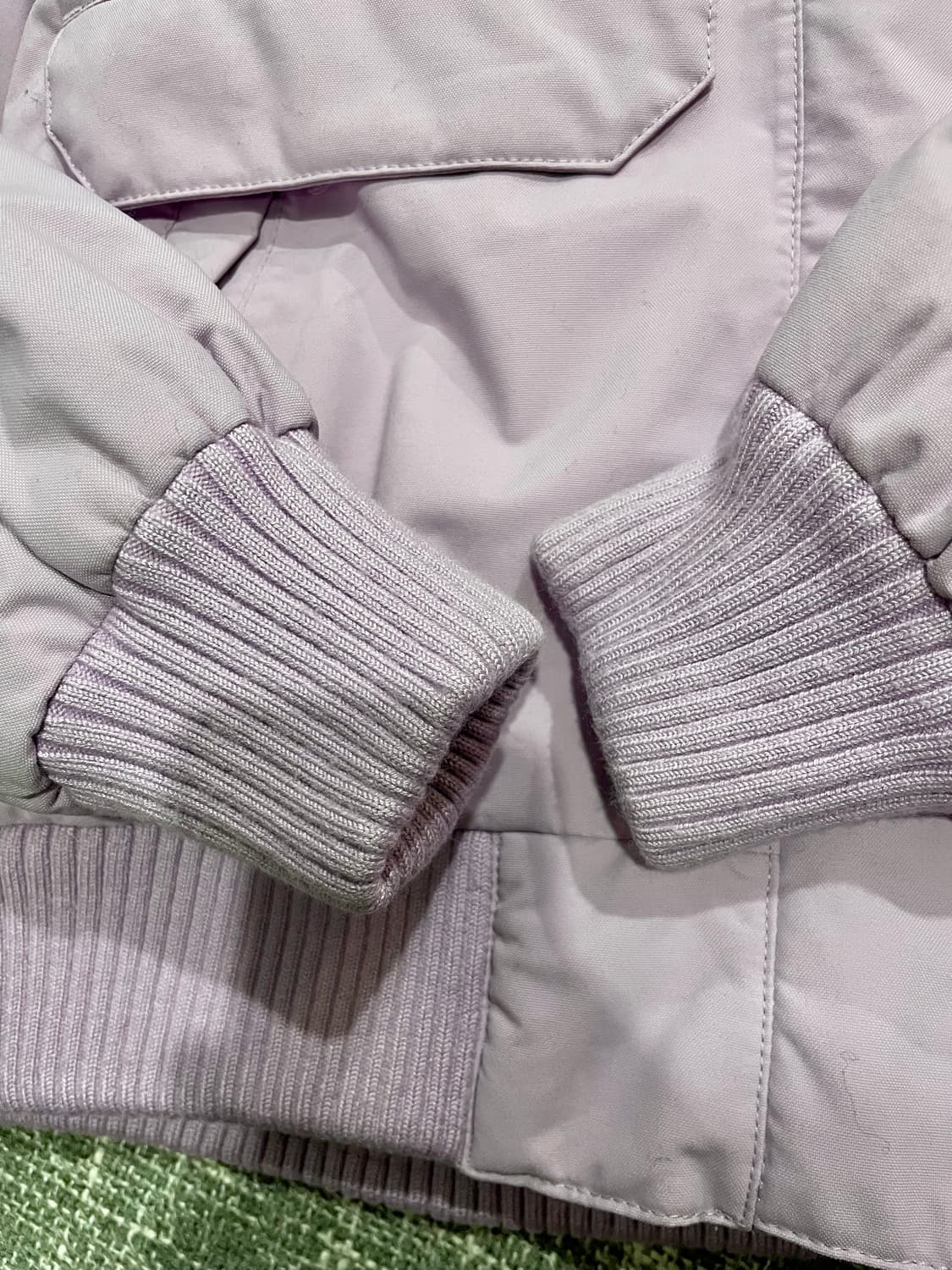 노스페이스 구스다운 여성 숏패딩 M 라벤더 정품 상품이미지5