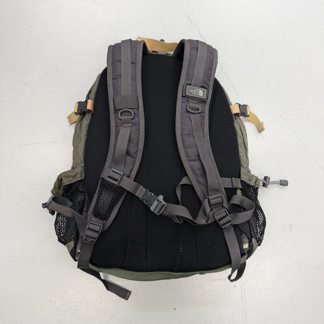 노스페이스 고프코어 보레알리스 테크니컬 백팩 레드 상품이미지4