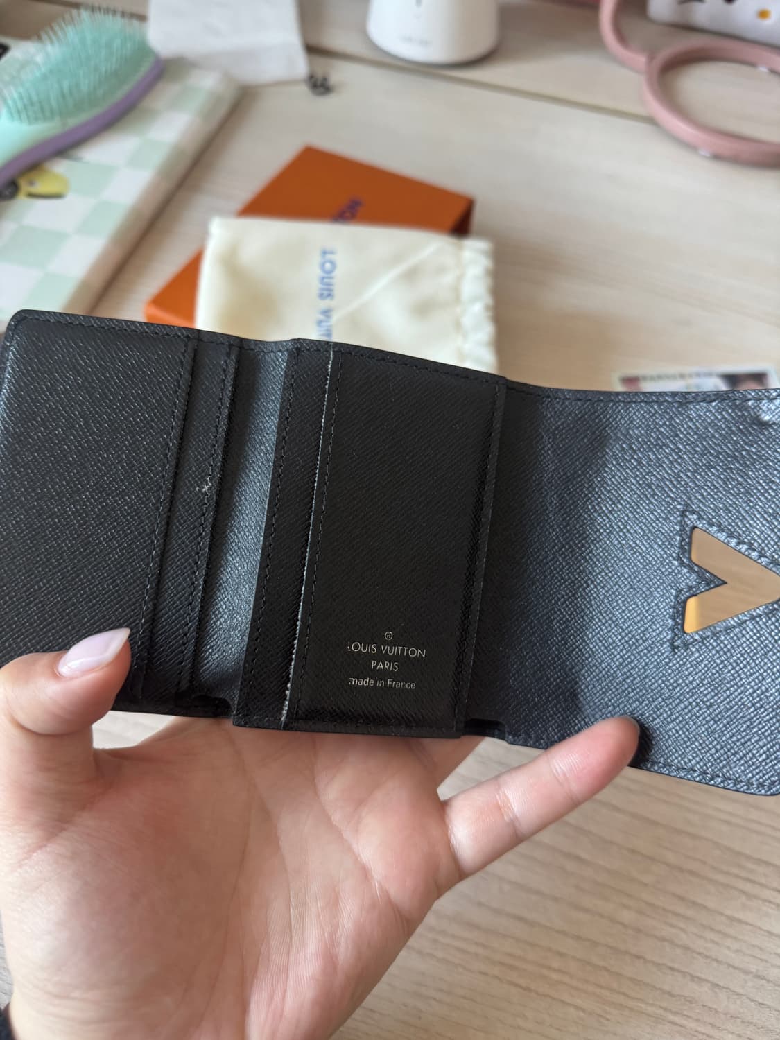 루이비통 에피 지갑 상품이미지4