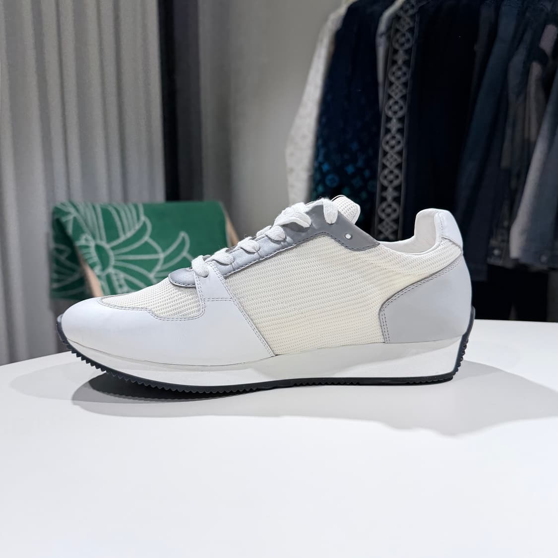 40 / 에르메스 이스케이프 메쉬 카프스킨 누아 스니커즈 상품이미지6