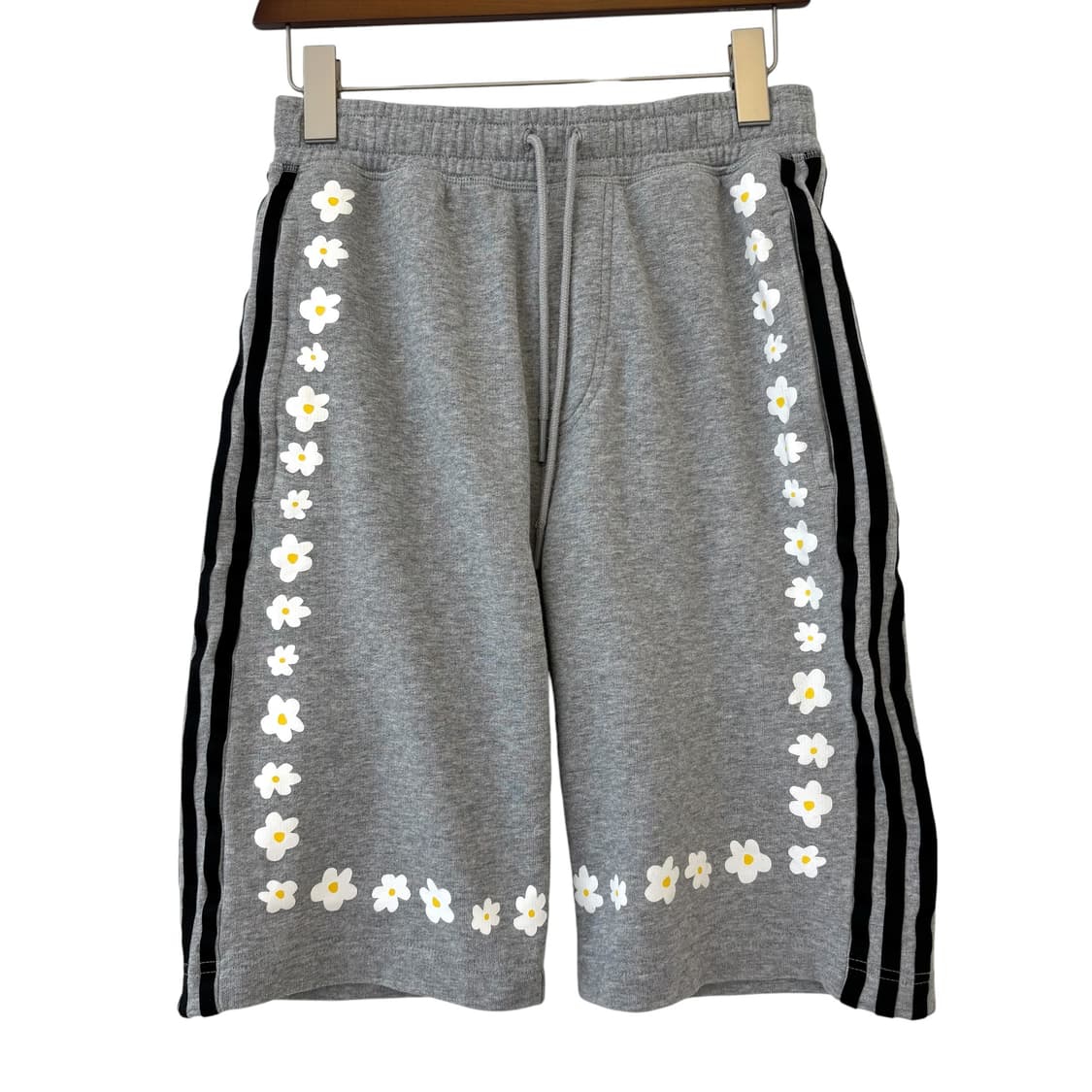 아디다스 퍼렐 윌리엄스 플라워 하프 팬츠 S 상품이미지1