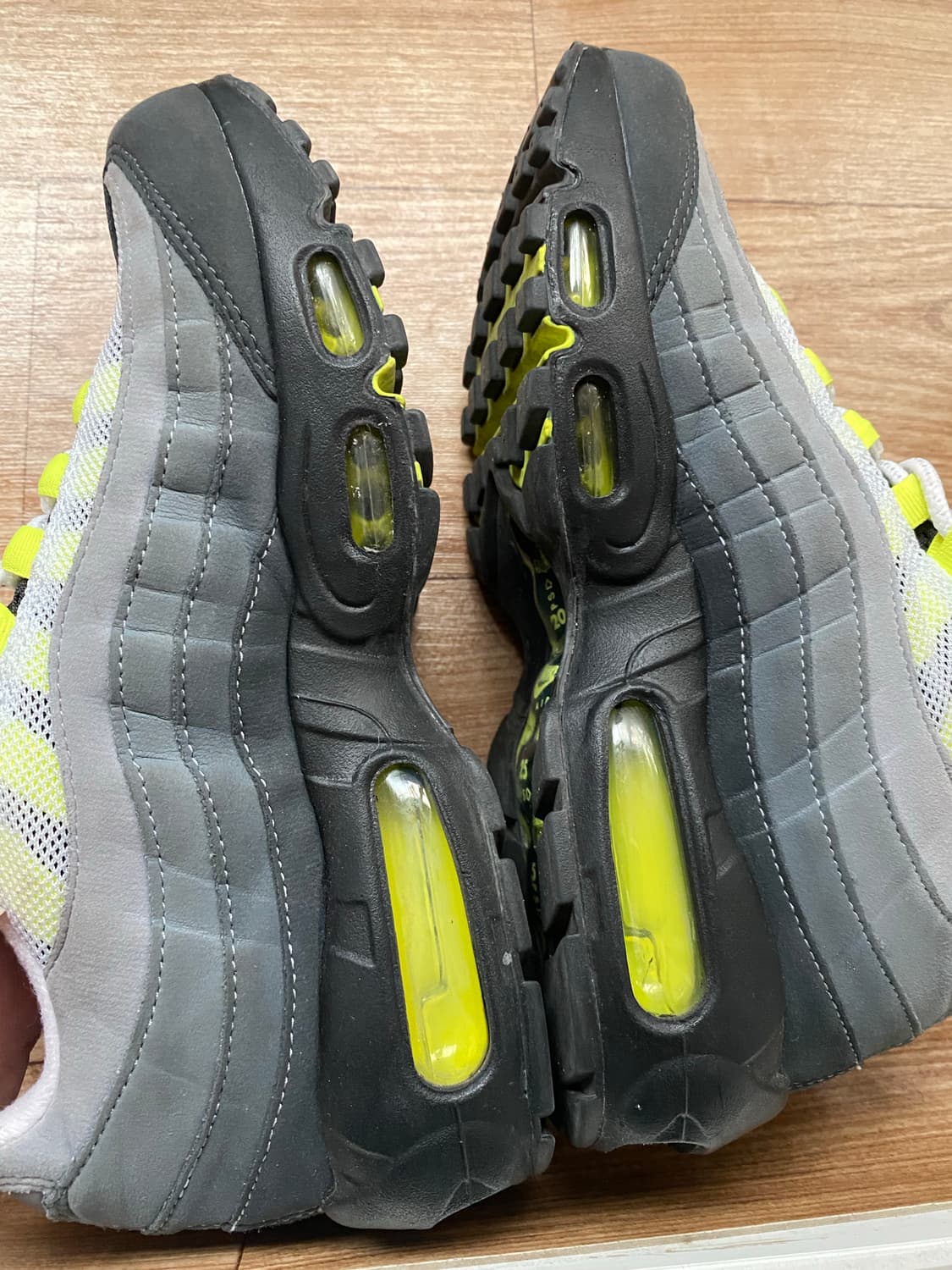 나이키 에어맥스 95 OG 네온 240 상품이미지3