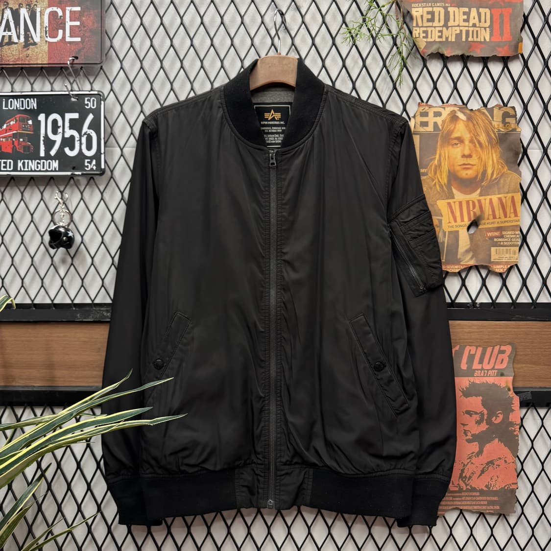 알파 인더스트리 MA-1 라이트 항공 점퍼 사이드 포켓 포인트 블랙 상품이미지1