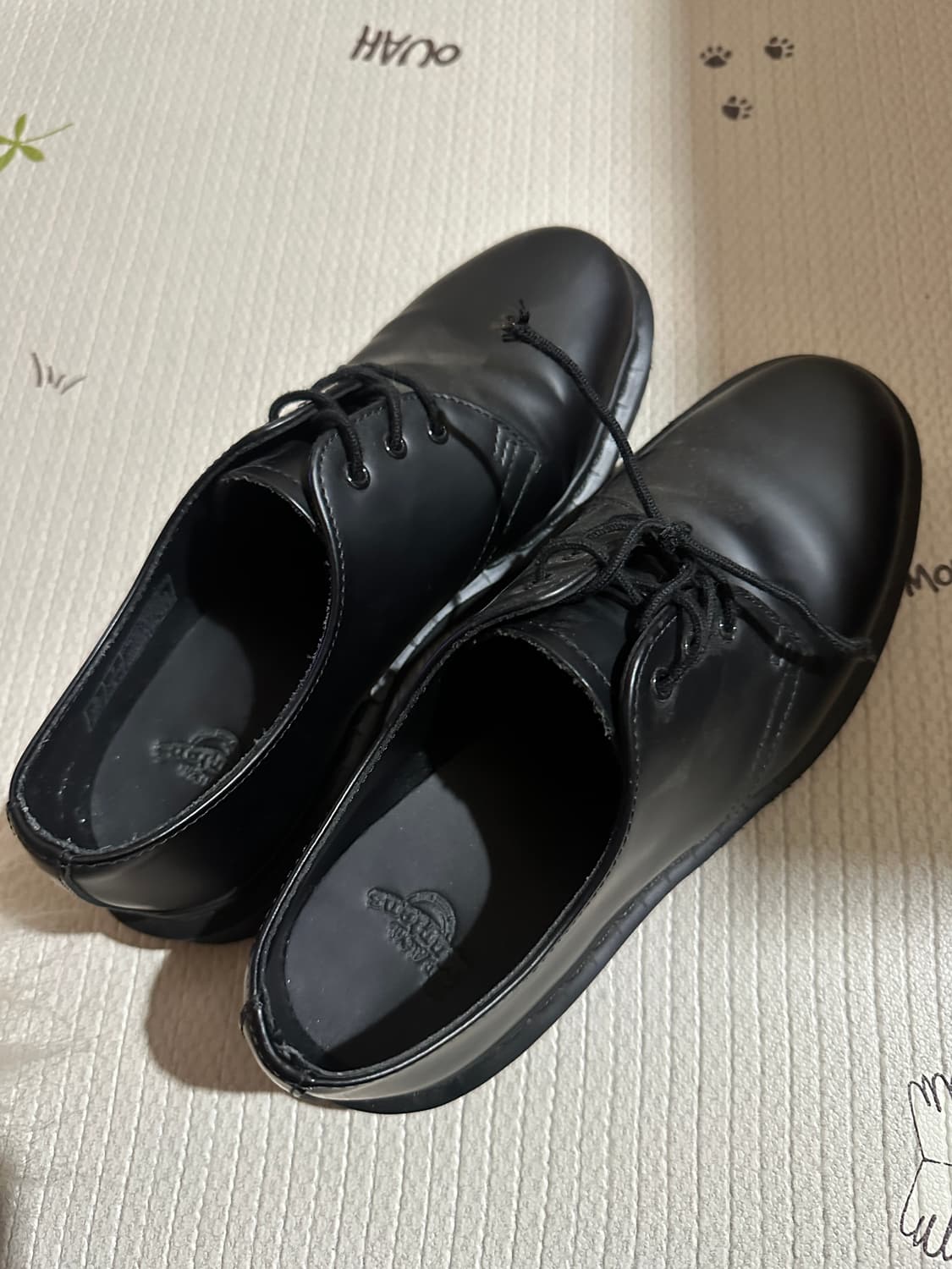 닥터마틴 1461 모노블랙 상품이미지1